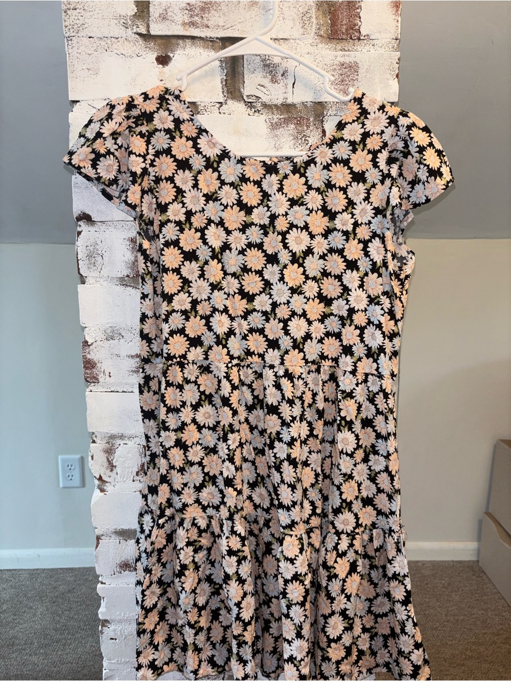 Women’s Black Daisy Print Tiered Dress